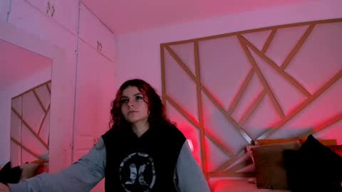 Snapshot of scarletpunk_ chatting on December 9, 11:36 am Scarlet online show from December 9, 11:36 am