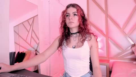 Snapshot of scarletpunk_ chatting on December 10, 1:55 pm Scarlet online show from December 10, 1:55 pm