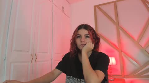 Snapshot of scarletpunk_ chatting on December 13, 11:34 am Scarlet online show from December 13, 11:34 am