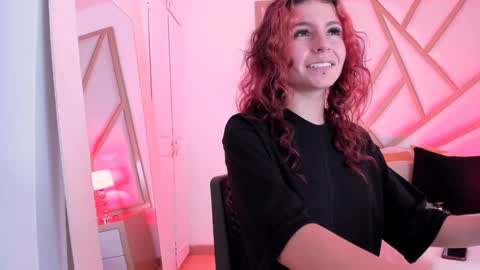 Snapshot of scarletpunk_ chatting on December 25, 4:32 pm Scarlet online show from December 25, 4:32 pm