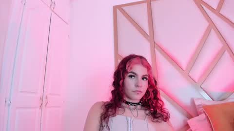 Snapshot of scarletpunk_ chatting on January 9, 4:06 pm Scarlet online show from January 9, 4:06 pm