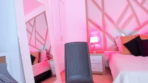 Snapshot of scarletpunk_ chatting on January 10, 3:37 pm Scarlet online show from January 10, 3:37 pm