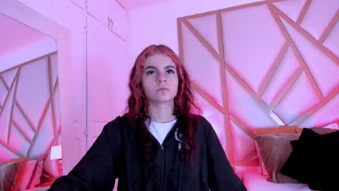 Snapshot of scarletpunk_ chatting on January 20, 1:00 pm Scarlet online show from January 20, 1:00 pm