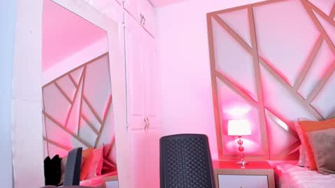 Snapshot of scarletpunk_ chatting on January 30, 11:44 am Scarlet online show from January 30, 11:44 am