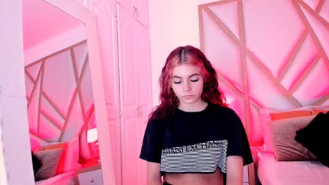 Snapshot of scarletpunk_ chatting on February 1, 12:58 pm Scarlet online show from February 1, 12:58 pm