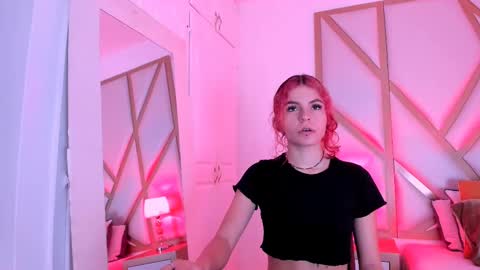 Snapshot of scarletpunk_ chatting on February 12, 12:22 pm Scarlet online show from February 12, 12:22 pm