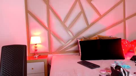 Snapshot of scarletpunk_ chatting on February 21, 5:09 pm Scarlet online show from February 21, 5:09 pm