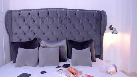    online show from October 16, 9:49 pm