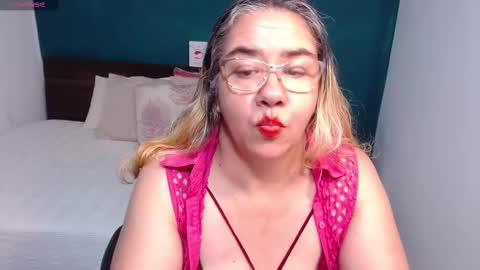 Snapshot of scarlett_duboi1 chatting on February 25, 1:30 am Scarlett online show from February 25, 1:30 am