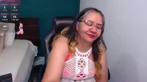 Snapshot of scarlett_duboi1 chatting on November 19, 9:15 pm Scarlett online show from November 19, 9:15 pm