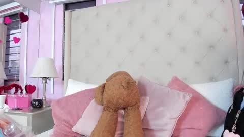 Snapshot of scarlett_leblanc_ chatting on March 2, 11:39 am scarlett_leblanc_ online show from March 2, 11:39 am