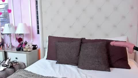 Snapshot of scarlett_leblanc_ chatting on May 11, 4:04 pm scarlett_leblanc_ online show from May 11, 4:04 pm