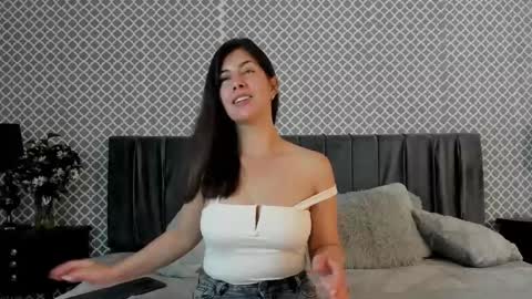 Snapshot of scarlett_moore_ chatting on December 7, 1:18 pm Scarlett online show from December 7, 1:18 pm