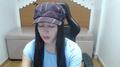 Snapshot of scarlett_percy_t chatting on November 10, 7:35 pm scarlett_percy_t online show from November 10, 7:35 pm