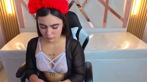 Snapshot of scarlett_smith_tp chatting on October 4, 12:58 pm Scarlett online show from October 4, 12:58 pm