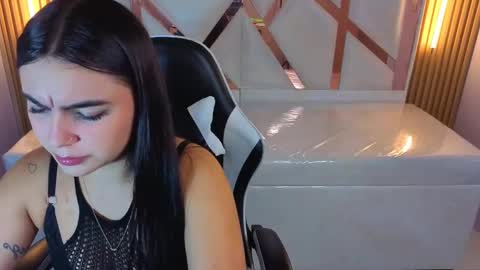 Snapshot of scarlett_smith_tp chatting on October 5, 12:47 pm Scarlett online show from October 5, 12:47 pm