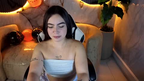 Snapshot of scarlett_smith_tp chatting on October 14, 12:50 pm Scarlett online show from October 14, 12:50 pm