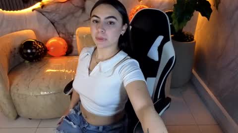 Snapshot of scarlett_smith_tp chatting on October 15, 1:55 pm Scarlett online show from October 15, 1:55 pm