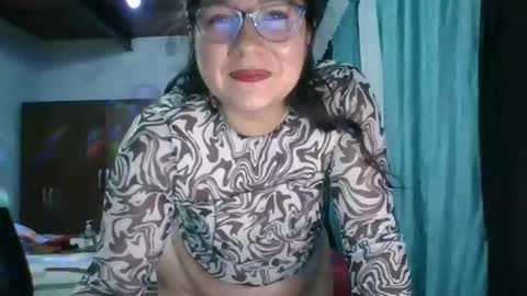 Snapshot of scarlett_widow chatting on October 8, 2:53 am scarlett_widow online show from October 8, 2:53 am