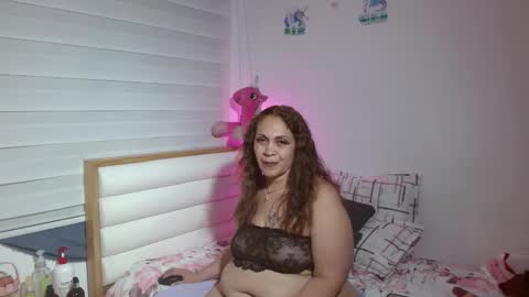 Snapshot of scarlettbooty chatting on October 23, 2:22 am scarlettbooty online show from October 23, 2:22 am