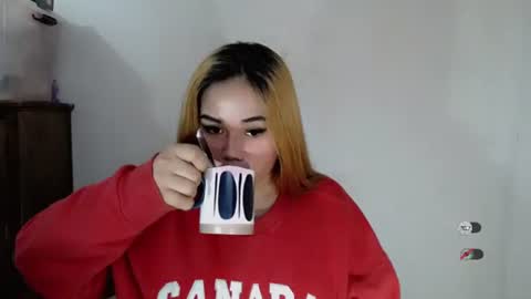 Snapshot of scarletvamp chatting on October 29, 12:46 am scarletvamp online show from October 29, 12:46 am