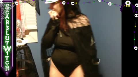 Snapshot of scarslutwitch chatting on October 6, 2:20 am ScarSlutWitch online show from October 6, 2:20 am