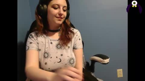 Snapshot of scarslutwitch chatting on November 16, 10:54 am ScarSlutWitch online show from November 16, 10:54 am