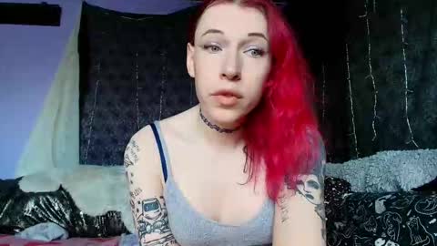 Sarah Bones online show from February 17, 3:19 pm