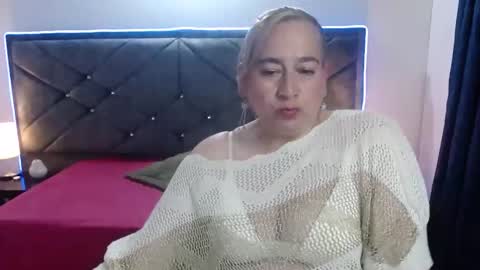 Snapshot of sccarlet_rose22 chatting on November 11, 11:38 pm Sccarlet online show from November 11, 11:38 pm