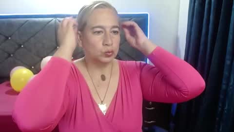 Snapshot of sccarlet_rose22 chatting on November 17, 3:18 pm Sccarlet online show from November 17, 3:18 pm