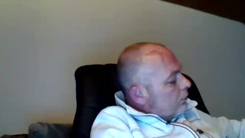 Snapshot of schnibschnab chatting on October 5, 1:37 am schnibschnab online show from October 5, 1:37 am