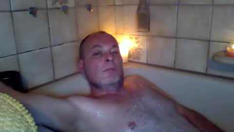 Snapshot of schnibschnab chatting on October 15, 1:50 am schnibschnab online show from October 15, 1:50 am