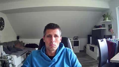 Snapshot of schnuckigeil chatting on October 29, 1:13 pm Dildomen online show from October 29, 1:13 pm