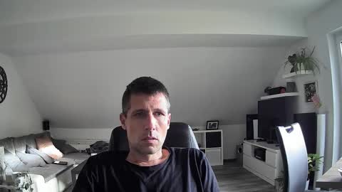 Snapshot of schnuckigeil chatting on October 31, 8:15 am Dildomen online show from October 31, 8:15 am