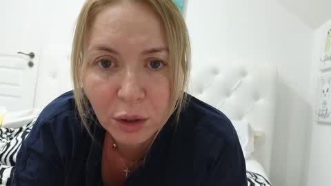 cindy desire online show from November 5, 8:20 pm