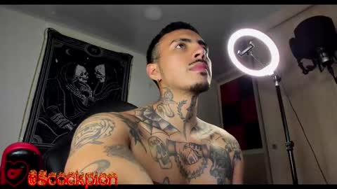 Alejandro help me to reach 200 thumps up online show from March 11, 7:15 am