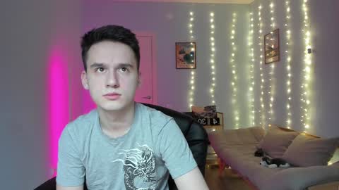 Snapshot of scooby_r chatting on January 10, 6:20 am Thomas brunette and Alex blond online show from January 10, 6:20 am