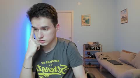 Snapshot of scooby_r chatting on January 30, 5:41 am Thomas brunette and Alex blond online show from January 30, 5:41 am