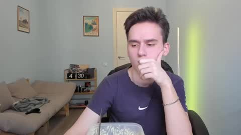 Snapshot of scooby_r chatting on February 27, 11:20 am Thomas brunette and Alex blond online show from February 27, 11:20 am