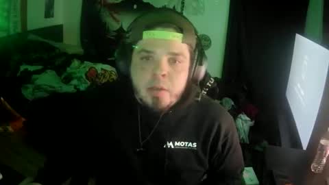 Snapshot of scoobysnaxxxxx chatting on December 15, 10:08 am scoobysnaxxxxx online show from December 15, 10:08 am