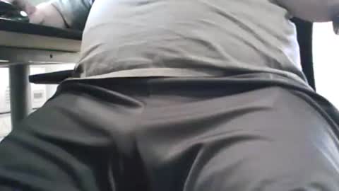 Snapshot of scottie813 chatting on February 20, 12:25 pm scottie813 online show from February 20, 12:25 pm