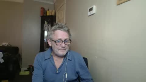 Snapshot of scottsman214 chatting on November 20, 9:58 pm James online show from November 20, 9:58 pm