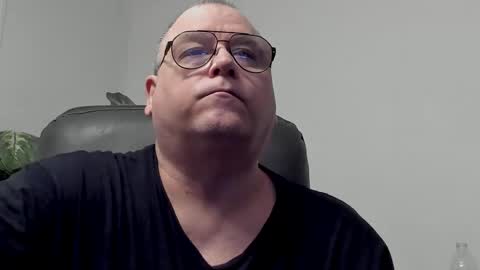 Snapshot of scotty8ballz chatting on March 3, 4:35 pm YourBannana1 online show from March 3, 4:35 pm