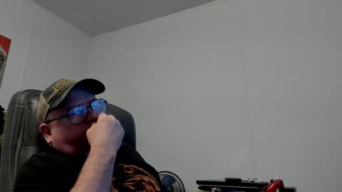 Snapshot of scotty8ballz chatting on March 9, 4:27 am YourBannana1 online show from March 9, 4:27 am