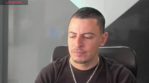 Snapshot of scotty_music chatting on September 20, 5:47 pm Ricardo online show from September 20, 5:47 pm