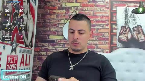 Snapshot of scotty_music chatting on October 9, 12:30 am Ricardo online show from October 9, 12:30 am