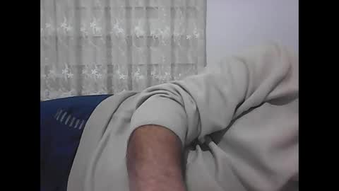 Snapshot of screw2 chatting on December 3, 6:06 pm Evren online show from December 3, 6:06 pm