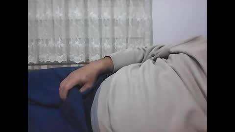 Snapshot of screw2 chatting on December 7, 9:33 pm Evren online show from December 7, 9:33 pm