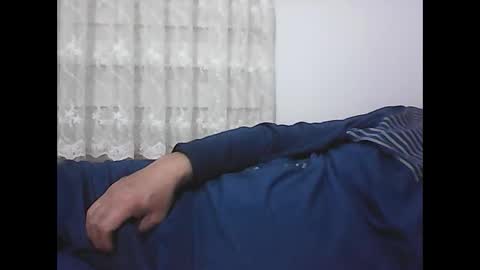 Snapshot of screw2 chatting on December 23, 8:25 pm Evren online show from December 23, 8:25 pm