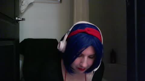 Snapshot of scumbagsmith chatting on December 18, 3:45 am Danni online show from December 18, 3:45 am